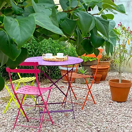 Сasa de vacaciones Cosy Avec Spa, Grand Jardin, Proche De La Riviere Sioule - Ideal Pour Famille Et Relaxation - Fr-1-489-342 *